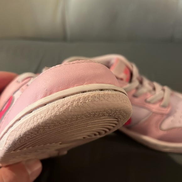 Nike Dunks - Triple Pink. - Picture 8 of 8